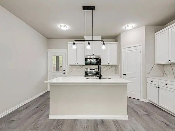 3rd image of 5612 Black Pine Cir