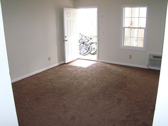 5th image of 652 Jena Beth Dr