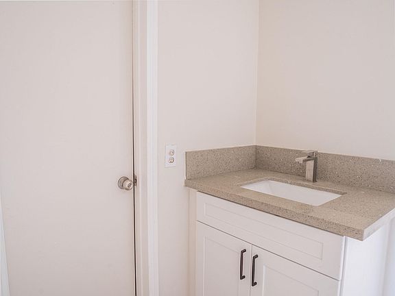 4th image of 16105 Eucalyptus Ave APT 2