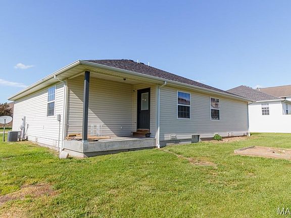 3rd image of 1284 Brayli Dr