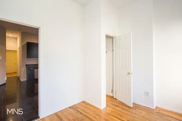 Rented by MNS Marketing | media 4