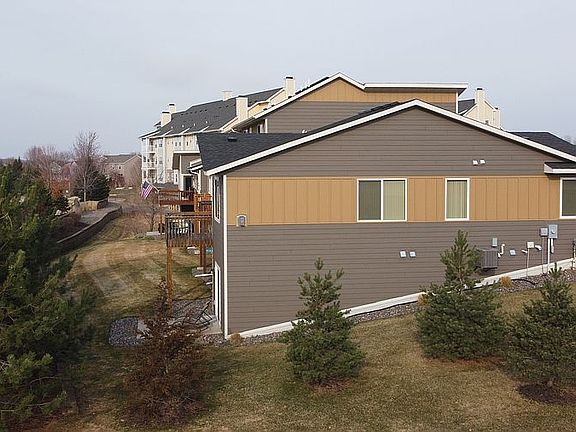 3rd image of 641 Hideaway Ln