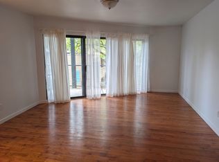 910 NW Naito Pkwy, Portland, OR 97209