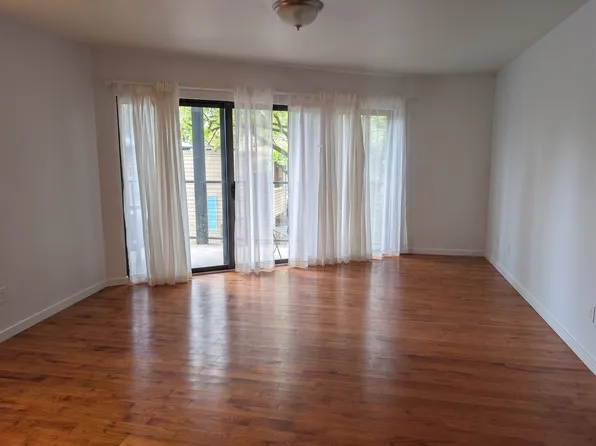 910 NW Naito Pkwy, Portland, OR 97209
