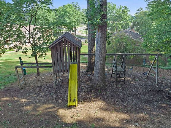 5th image of 1807 E Church Street Ext APT 102