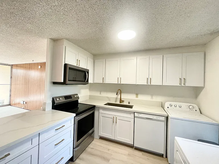 95-273 Waikalani Dr #D702 — Photo 1