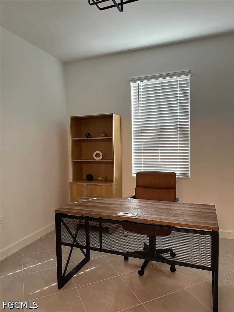 3 bed, 3.0 bath, 2444 sqft, $2,700 — Photo 4