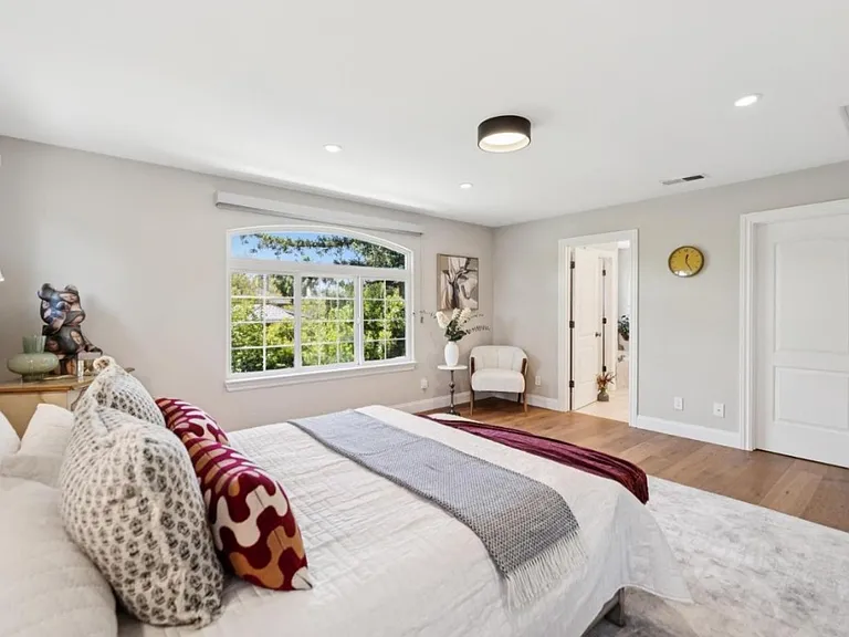 2608 Bryant St — Photo 13