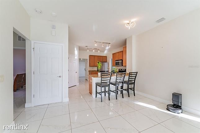 1st image of 4240R Hawksley Pl