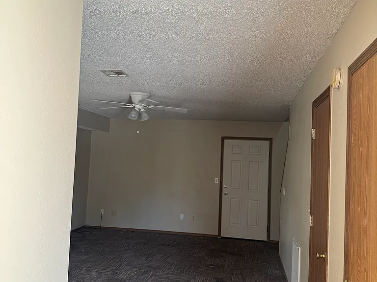 1513 S Case St — Photo 19