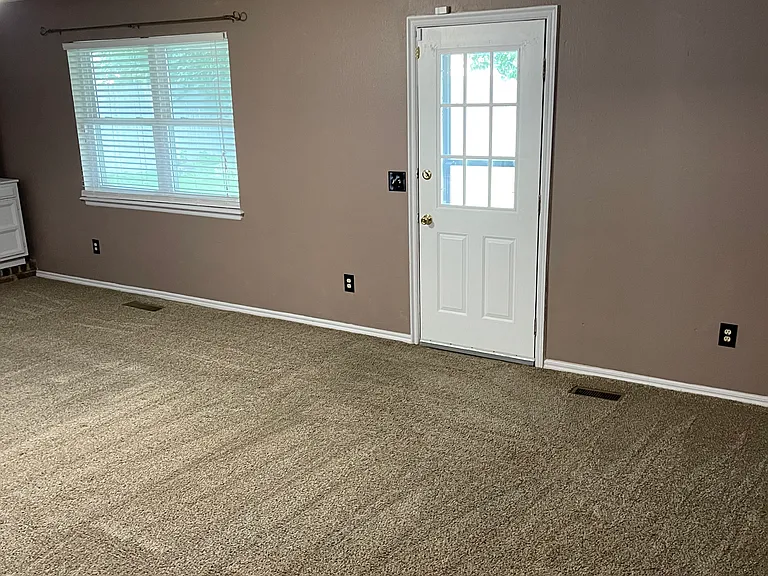 800 N Parkview Cir — Photo 22