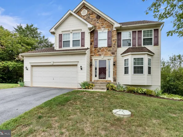 16 Rockingham Dr, Keedysville, MD 21756