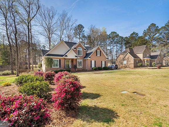 3rd image of 144 Cambridge Way