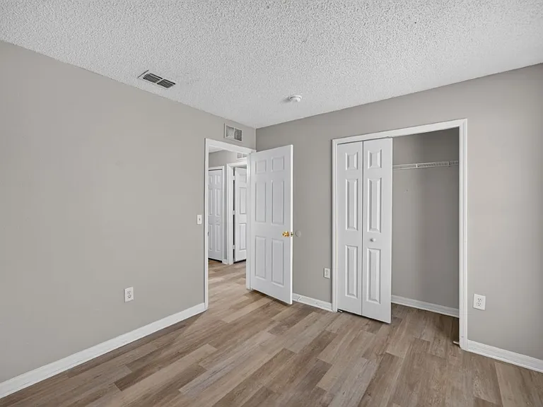 1845 Saga Ct — Photo 29