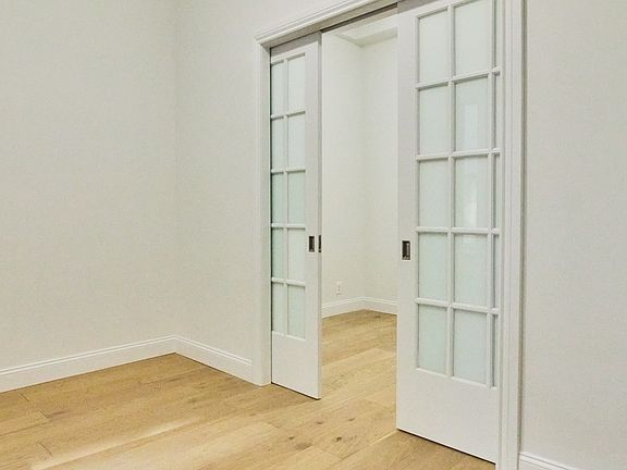 3rd image of 316 W 79th St APT 1WR