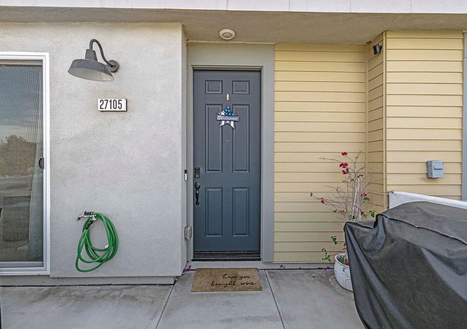 Modern Luxury Home with Scenic Views in Valencia's Five Points Community — Photo 4
