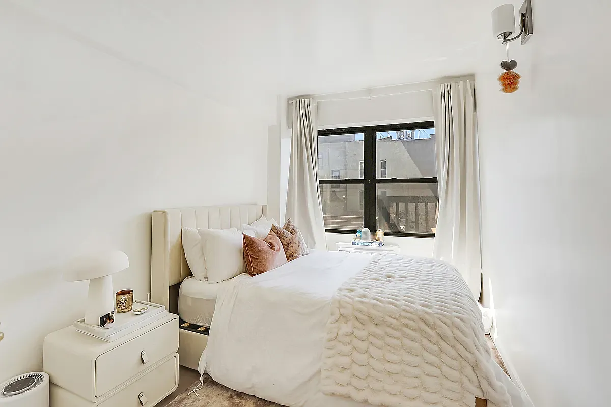 200 Bowery — Photo 2