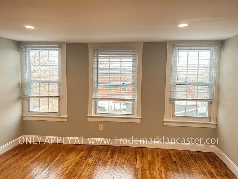 318 N Duke St #5 — Photo 15