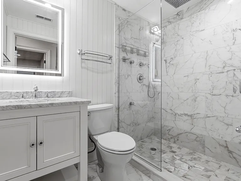 160 W Broadway #202 — Photo 11