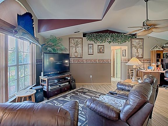 5th image of 3049 Hallow Dr