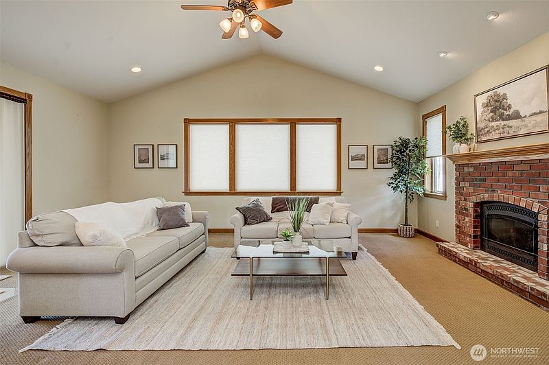 5th image of 3716 Knowles Road
