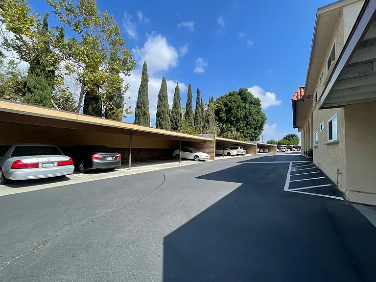1675 Chapel Dr — Photo 1