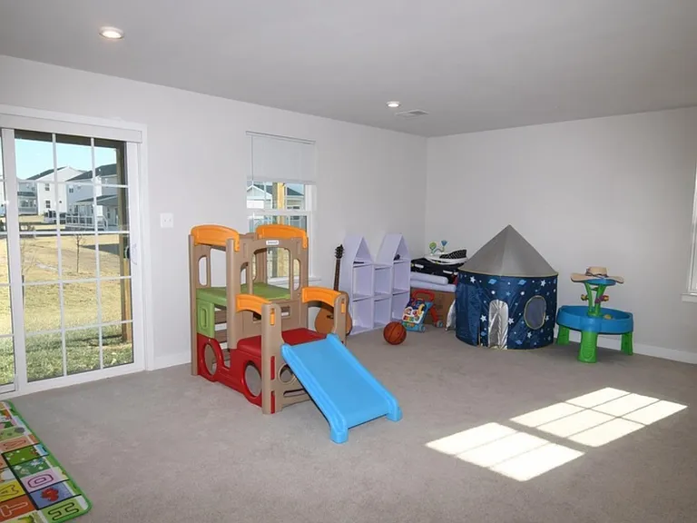 615 Judy Way — Photo 19