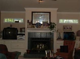 201 E Point Rd, Rocky Point, NC 28457