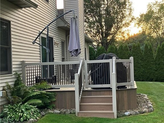 5th image of 2913 Oakcrest Dr