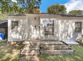 2414 SW 10th Ave, Topeka, KS 66604