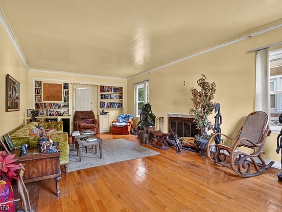 5th image of 821 S 10Th St