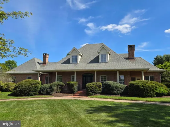 156 Uvilla Estates Dr, Shenandoah Junction, WV 25442
