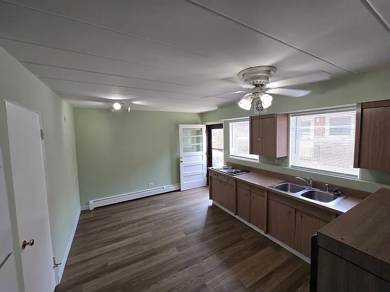 338 W Saint Charles Rd #1 — Photo 2