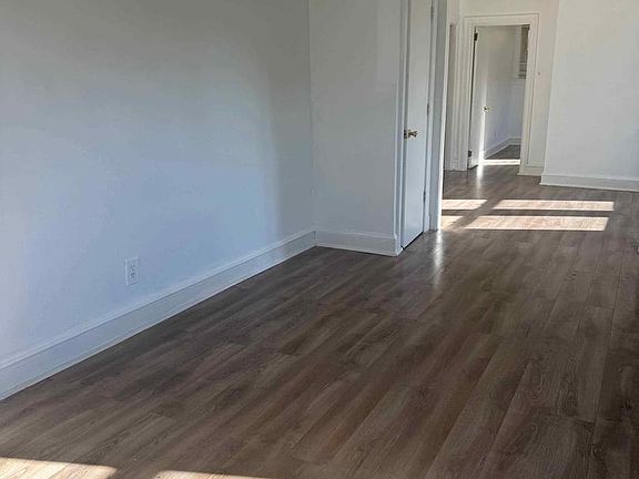 5th image of 206 Brookdale Ave