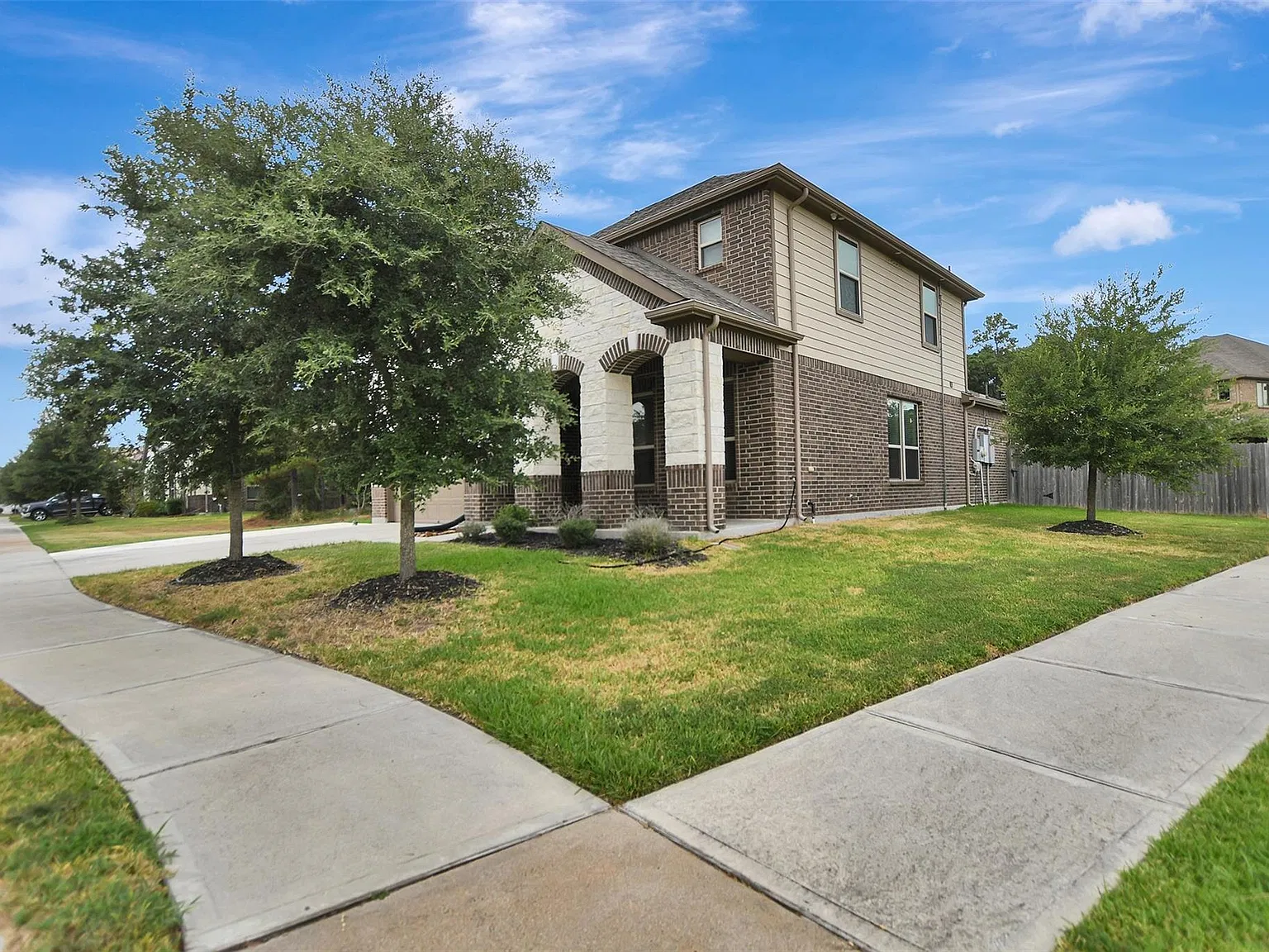 4 bed, 3.5 bath, 3028 sqft, $3,900 — Photo 3