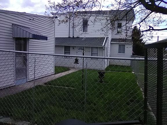 5th image of 426A Lincoln Way W