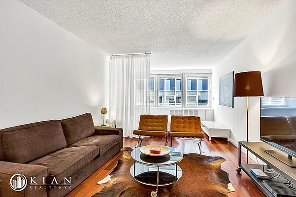 Rented by Kian Realty | media 3