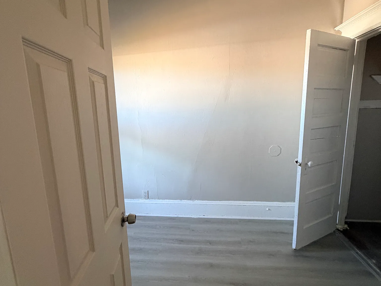 3 bed, 912 sqft, $1,550 — Photo 2