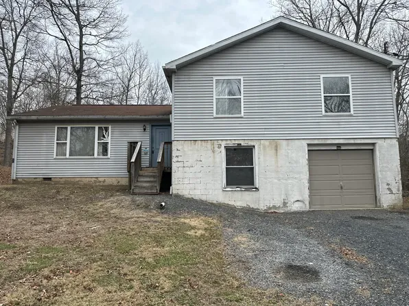 3477 Frontier Rd, East Stroudsburg, PA 18302