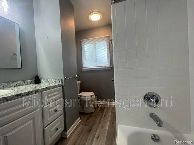 11219 Morgan Ave — Photo 13