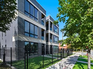 3902 S Lake Park Ave #2, Chicago, IL 60653