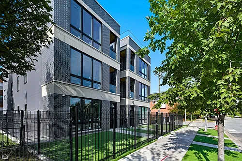 3902 S Lake Park Ave #2 Photo 1