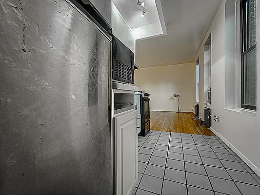 5th image of 1166 1st Ave #5D
