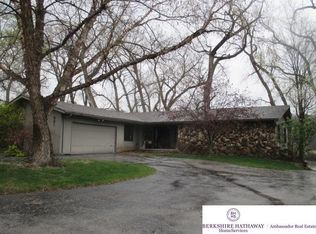 621 Riverside Dr, Waterloo, NE 68069