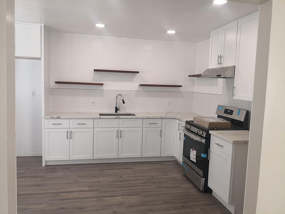 1st image of 1015 Laurel Ave