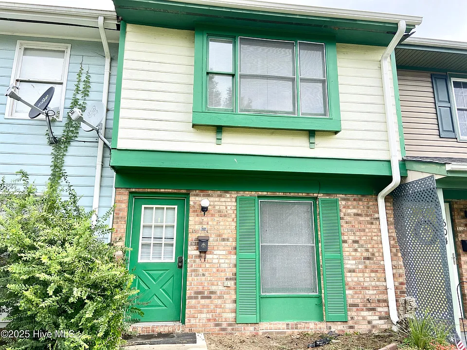 606 W Church St