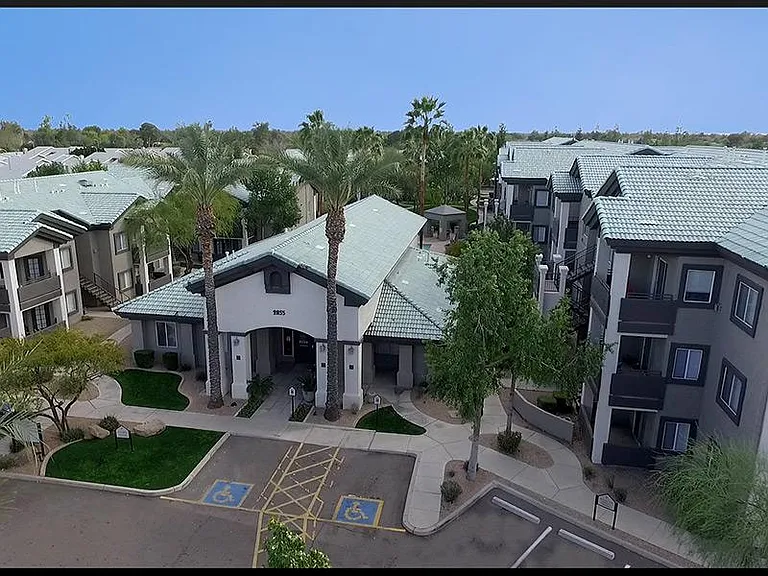 Lindsay Palms — Photo 5