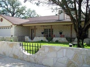 402 Deerwood Cir, Bandera, TX 78003