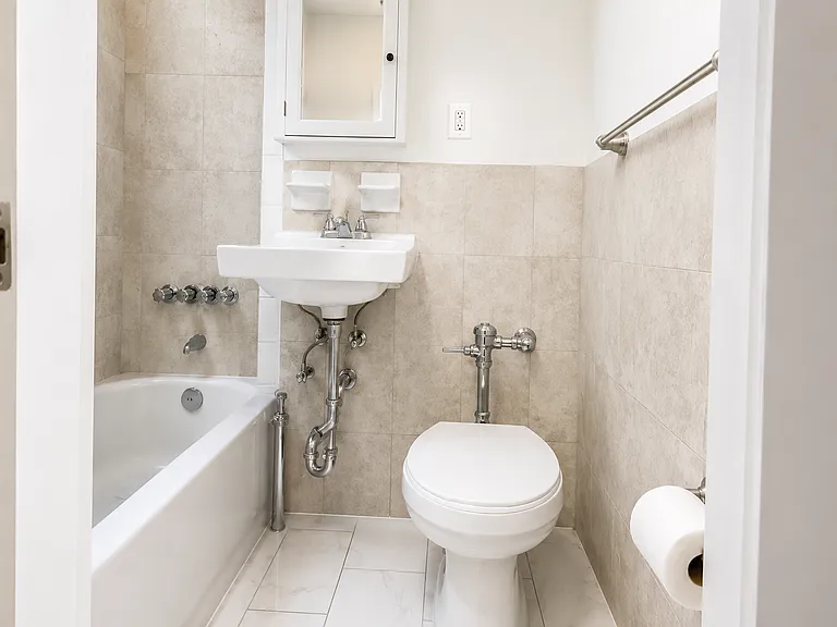 936 W End Ave #D17 — Photo 7