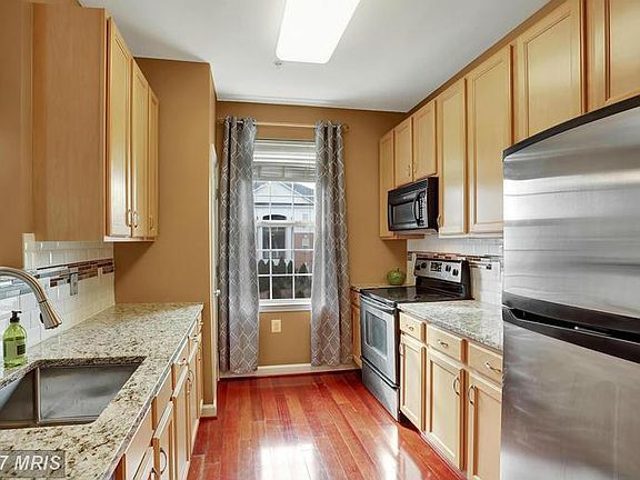 4th image of 22725 Thimbleberry Sq Unit 204
